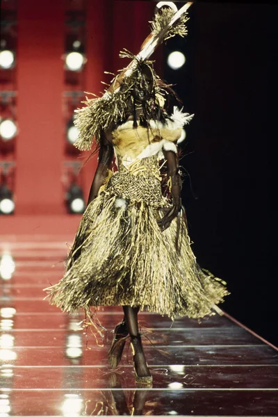 Look 30